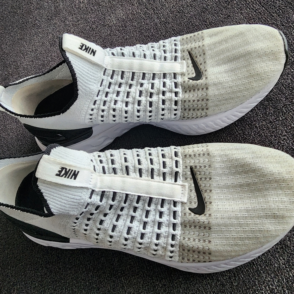 Nike Running Shoes M9.5 US